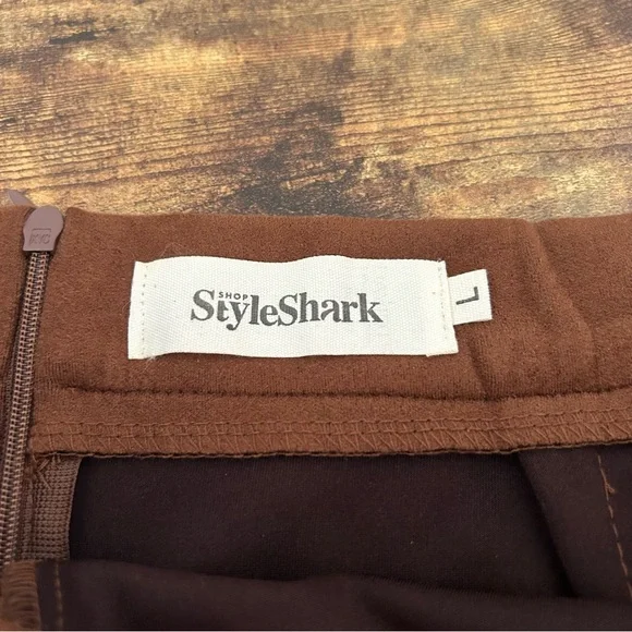 Style Shark Suede A line side slit mini skirt - Picture 2 of 3